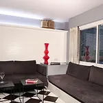 Szálloda Gran Derby Suites, A Small Luxury Of The World