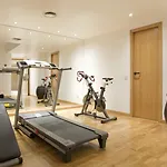 Szálloda Gran Derby Suites, A Small Luxury Of The World 4*