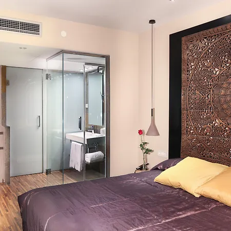 Hotel Gran Derby Suites, A Small Luxury Of The World Barcelona