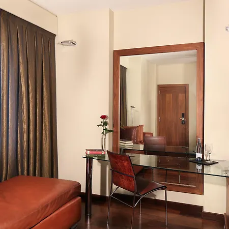 Gran Derby Suites, A Small Luxury Of The World Hotel Barcelona