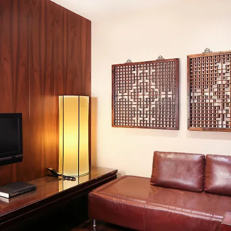 Hotel Gran Derby Suites, A Small Luxury Of The World Barcelona