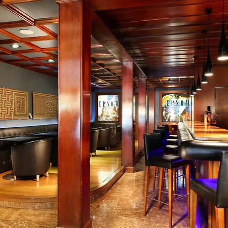Hotel Gran Derby Suites, A Small Luxury Of The World Barcelona
