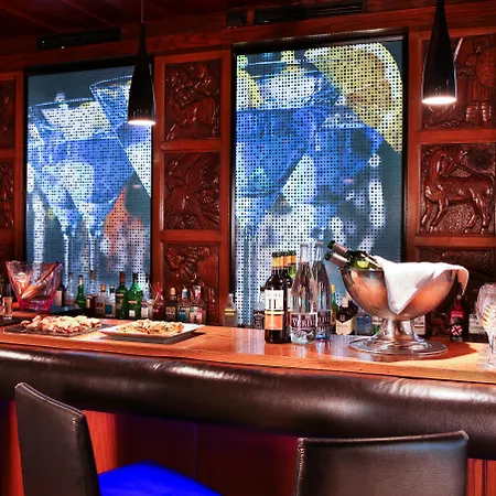 Hotel Gran Derby Suites, A Small Luxury Of The World Barcelona