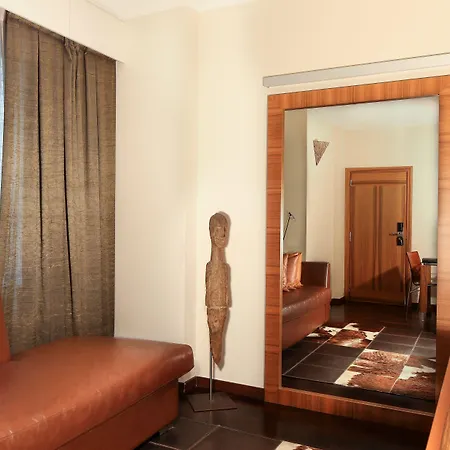Hotel Gran Derby Suites, A Small Luxury Of The World Barcelona