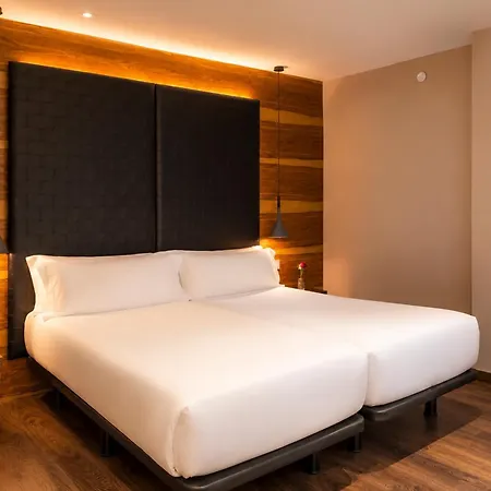 מלון Gran Derby Suites, A Small Luxury Of The World ברצלונה