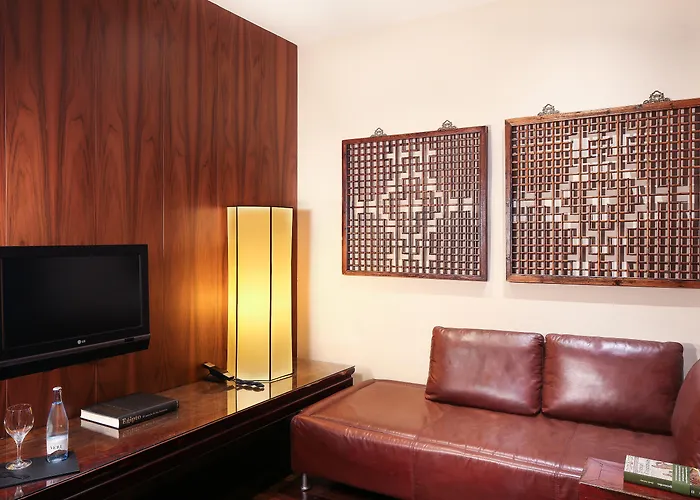 Hotel Gran Derby Suites, A Small Luxury Of The World Barcelona